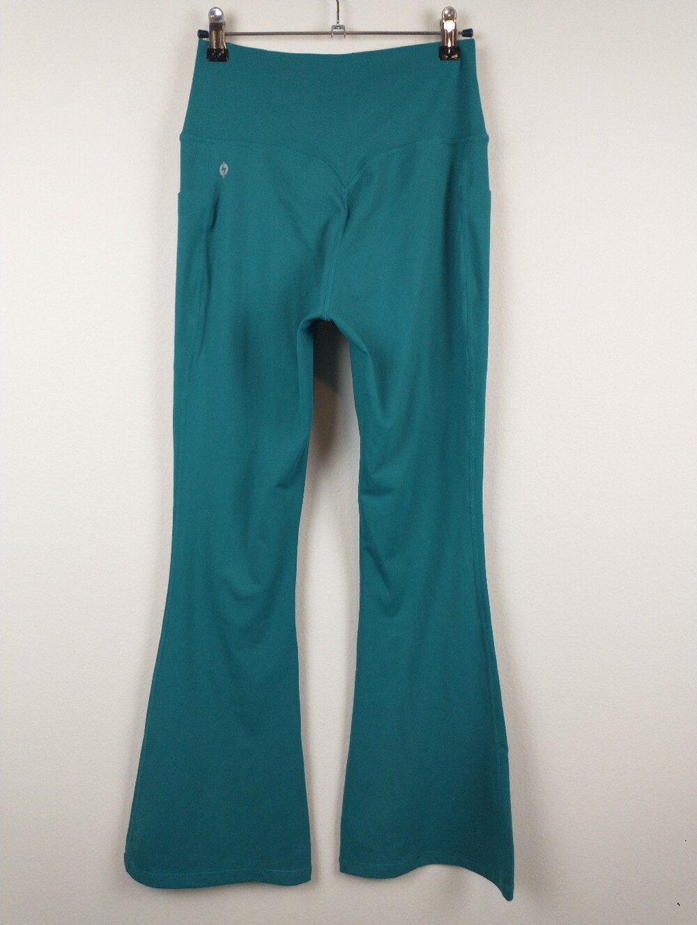 POPFLEX Crisscross Hourglass® Flared Legging with Pockets - Emerald - Picture 7 of 12